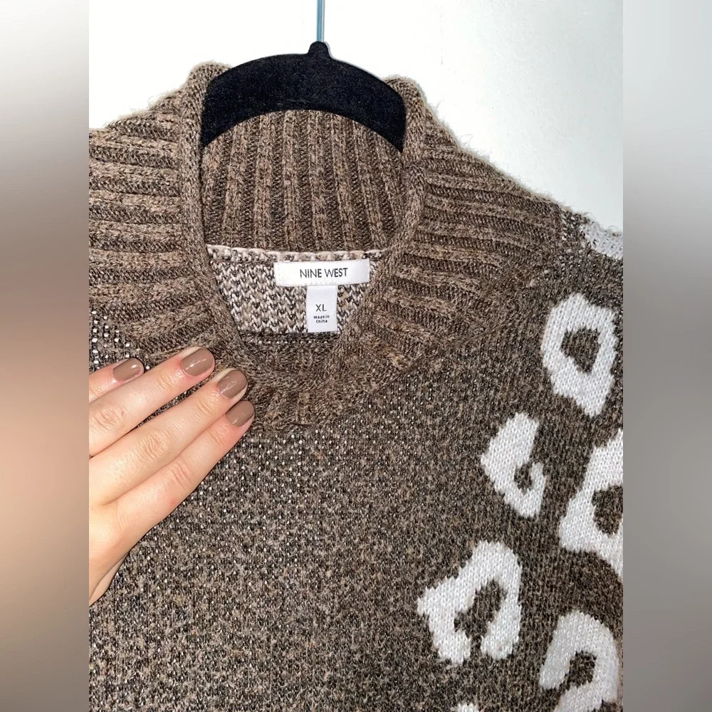 Cute & Unique Pattered Brown & Cream Nine West Turtleneck size Women’s XL - Picture 3 of 7